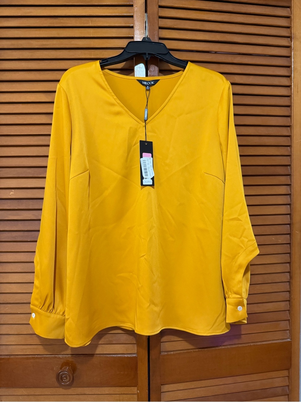 Misook NWT Mustard V-Neck Long Sleeve Blouse Size M